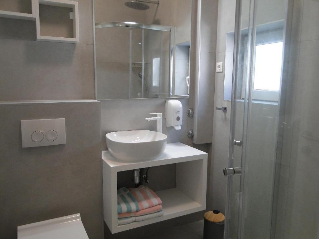 Rooms Tepli Bok Primosten Exterior photo